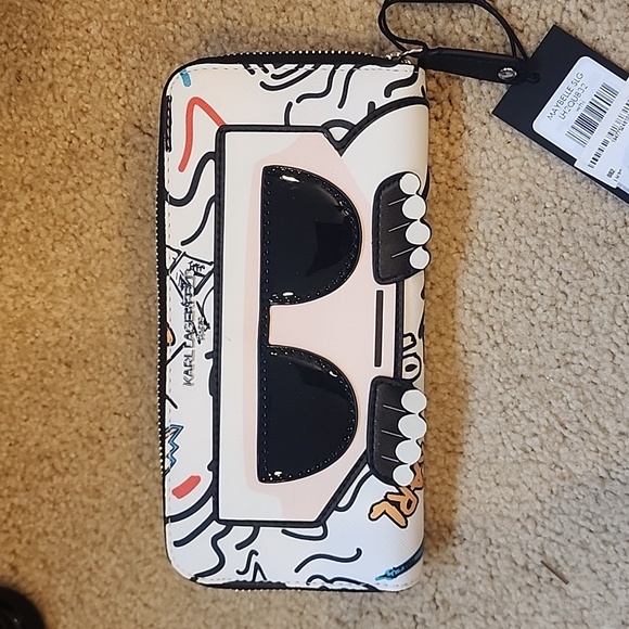 Karl Lagerfeld wallet - Picture 1 of 3